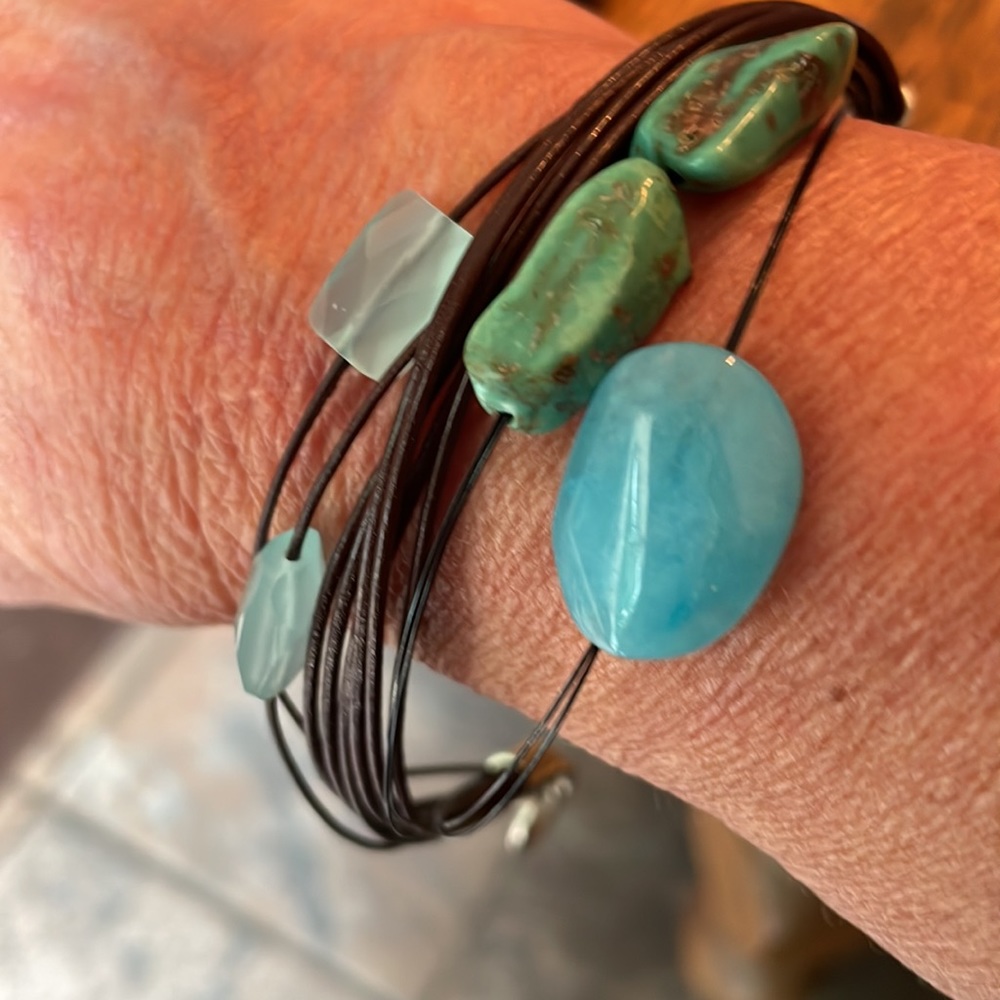 Multi strand bracelet - Picture 2 of 2